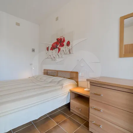 Gli Olmi - Goelba アパートホテル マリーナ・ディ・カンポ